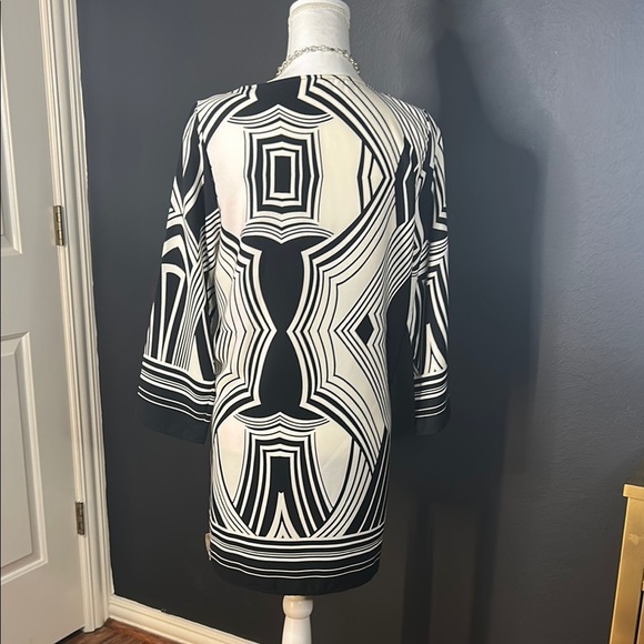 NWT Black & White Geometric Print Tunic Dress | Bold Graphic Pattern 3/4 Sleeve - Picture 5 of 7